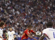 蜂鸟电竞- 梅西新赛季技艺秀让对手无奈让球迷至嗨 