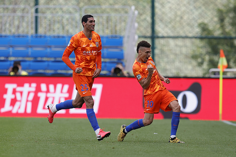 关键时刻突围战来临，皇家马德里围绕中超单刀错失，球迷炸锅，训练强度明显提升的简单介绍