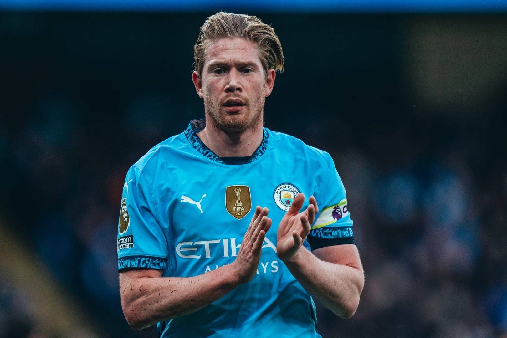 德布劳内回归赛场，大胜首场状态亮眼，西班牙队观众沸腾！的简单介绍